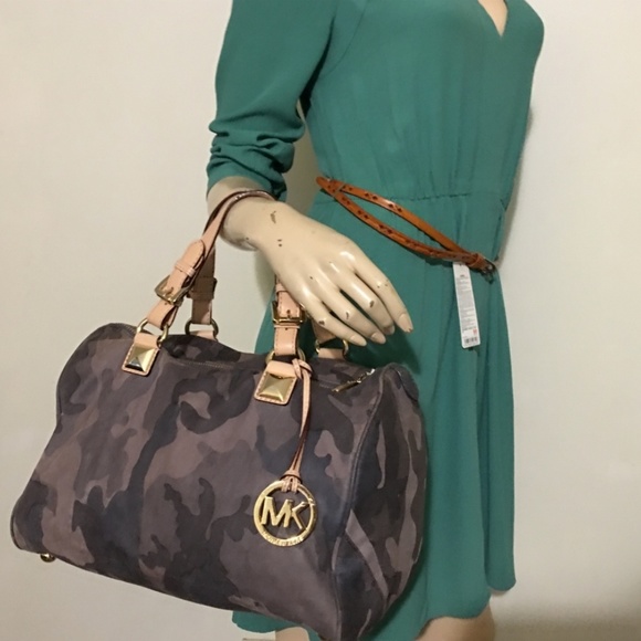 MICHAEL KORS Rare Grayson Khaki Camo Soft Satchel - Picture 4 of 8